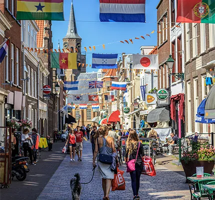 Verken charmante winkelstraten per fiets en te voet